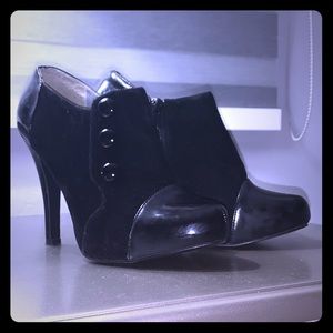 Woman Black Heal Boots